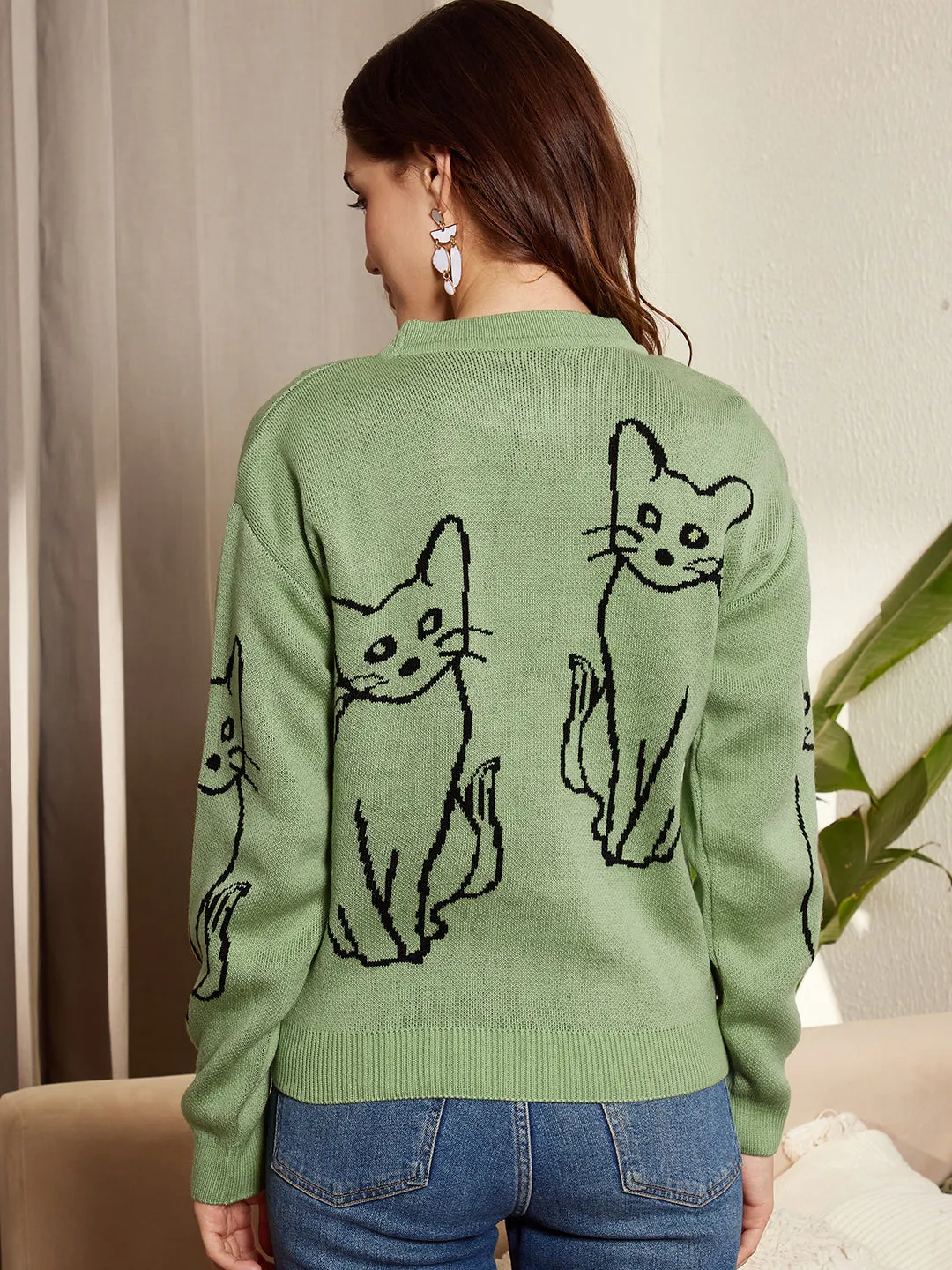 Berrylush Women Green & Black Cat Printed Round Neck Drop-Shoulder Sleeves Ribbed Hem Regular Sweater