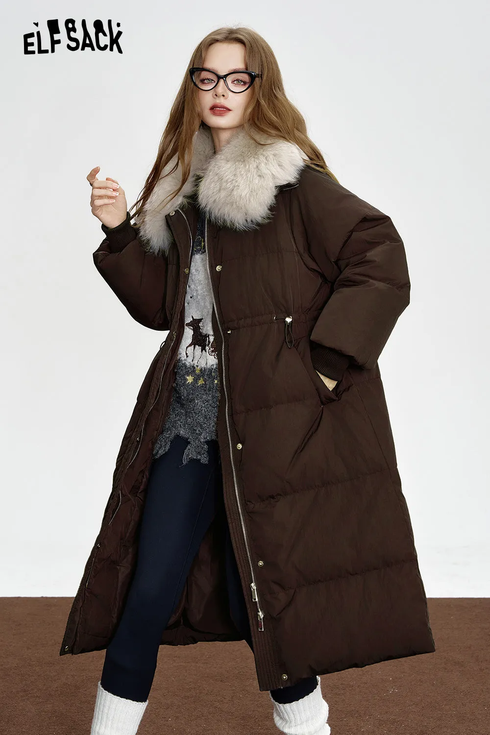 ELFSACK 2024 Winter New Arrivals Black mid-length down jacket for women Fake fur collar waist elegant coat