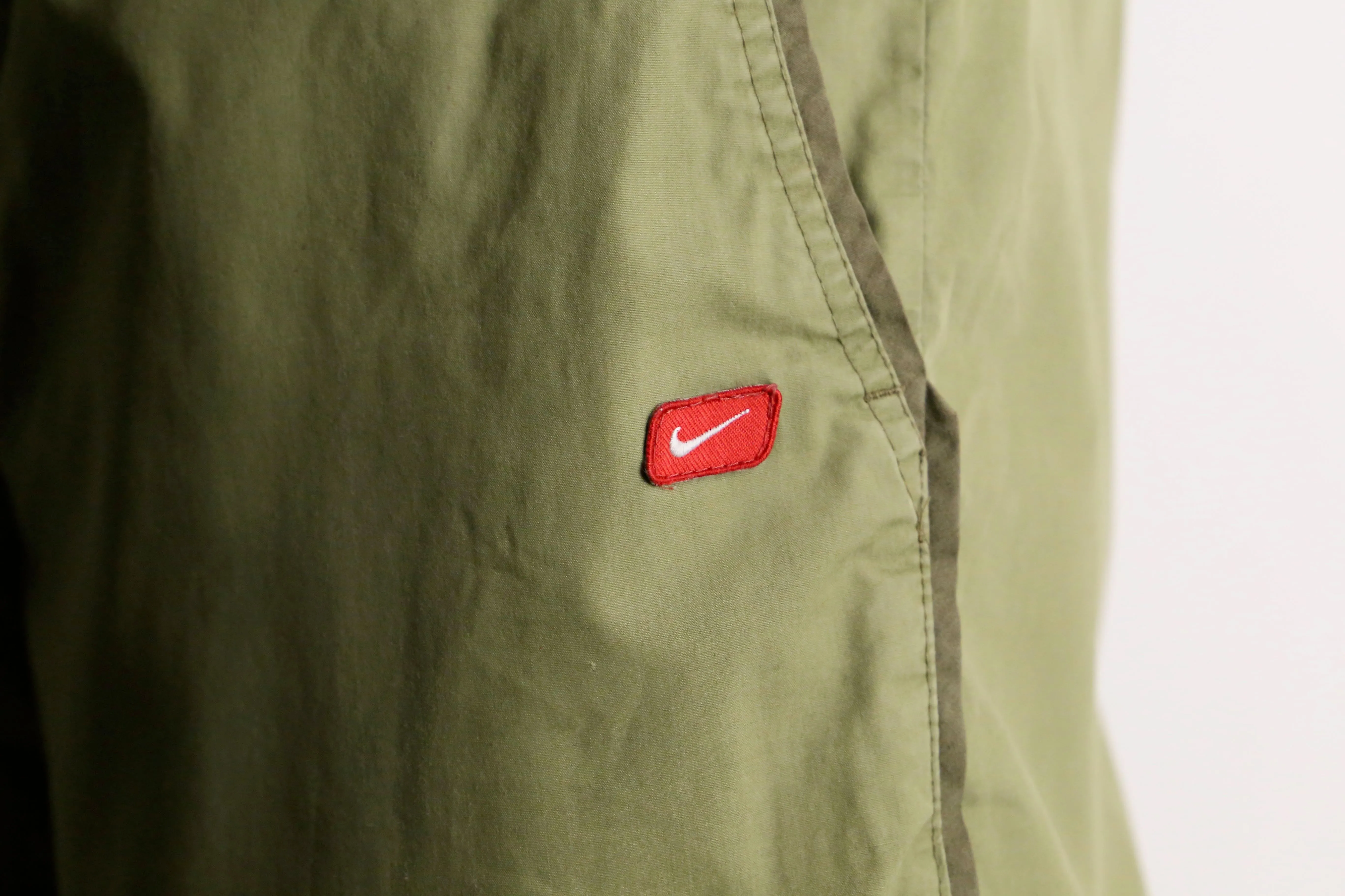 "NIKE" kahki nylon pants