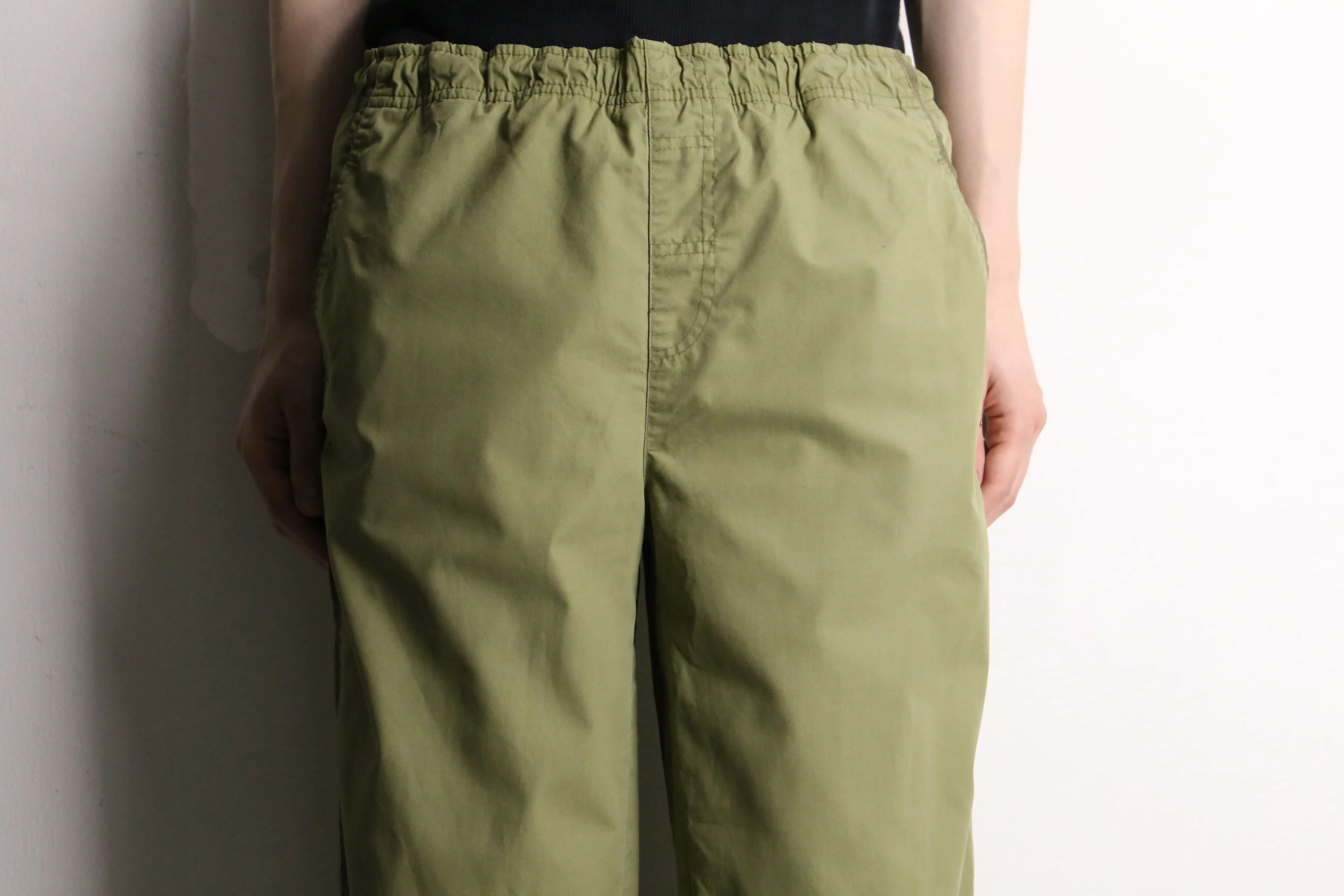 "NIKE" kahki nylon pants